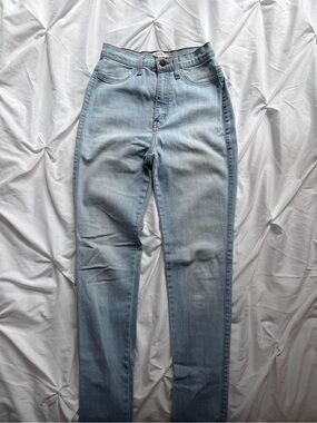 Vibrant Light Wash High-Rise Slim Jeans